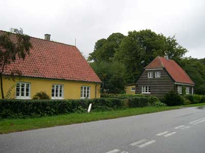 Huse ved Næsgård. Foto: Søren Nielsen